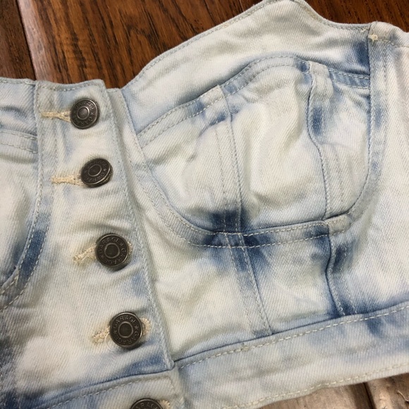 acid washed crop top - Picture 3 of 5